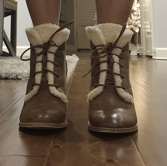 Boots - Picture 4 of 4